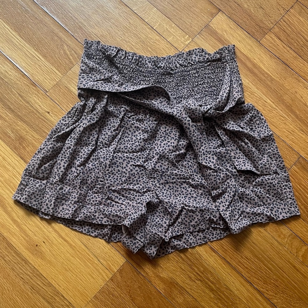Abercrombie cheetah print shorts